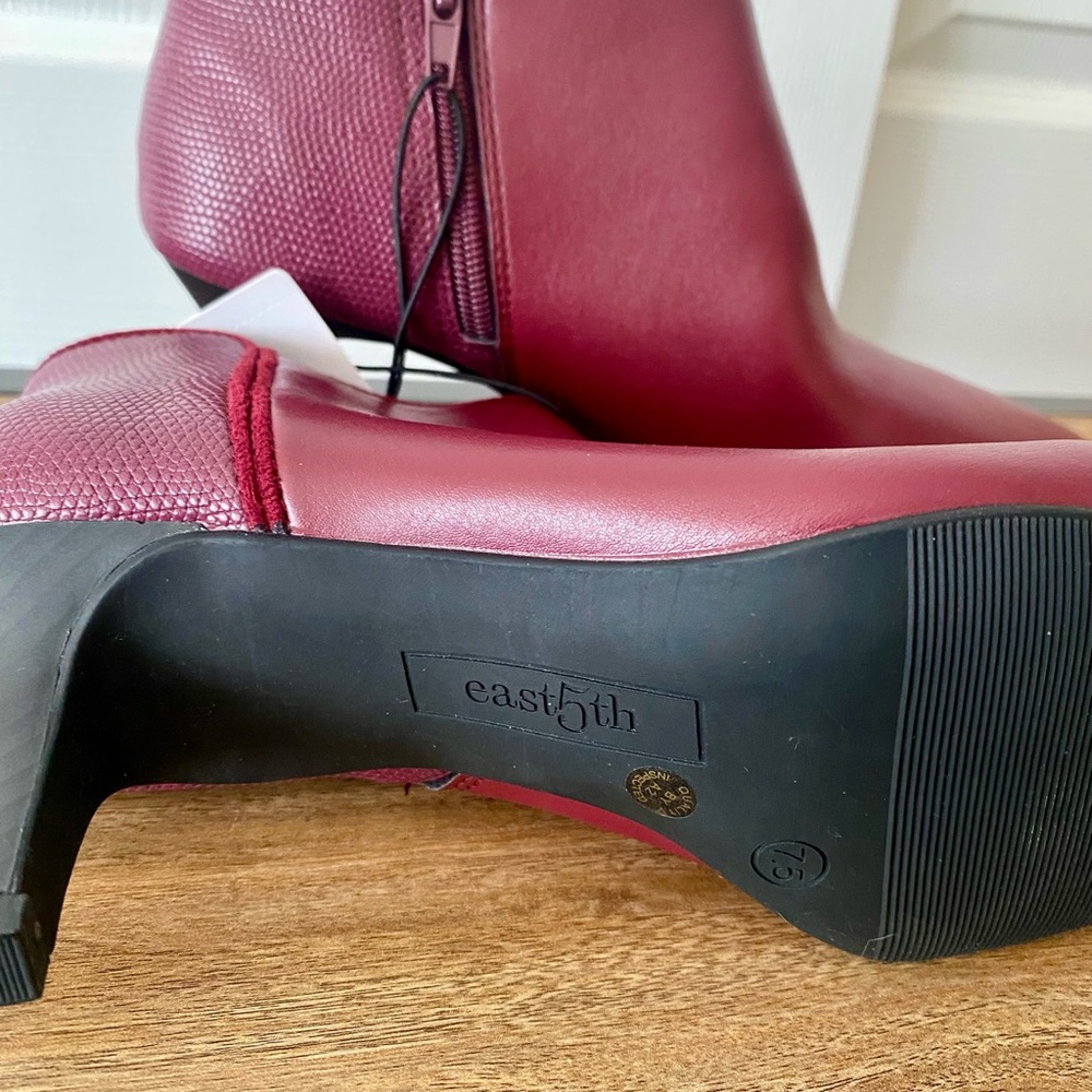 New short heel boots. Super cute to wear with anything. Memory foam.